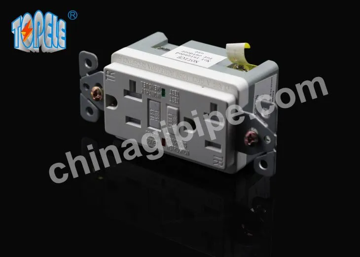 Inviolable rezistan GFCI debouche reseptak endikatè ak limyè a, nayilonn Wallplate ak Vis te gen ladan li 15A blan